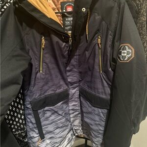 Women’s snowboard/ski jacket